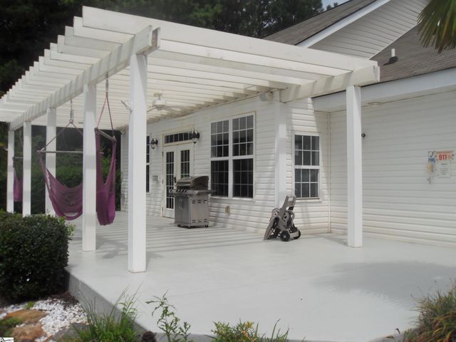 122 University Village Drive, Central, SC 29630