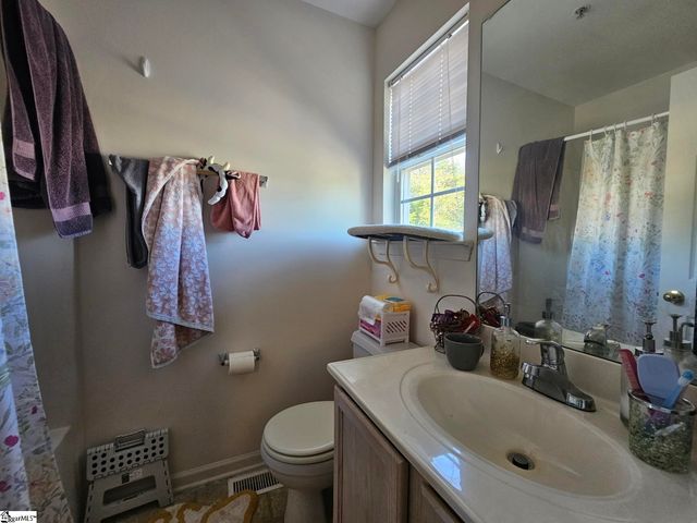 122 University Village Drive, Central, SC 29630