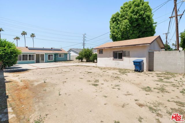 8716 Hayvenhurst Avenue, North Hills (los Angeles), CA 91343