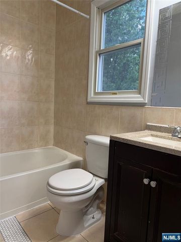 33 N York Street, Paterson, NJ 07524