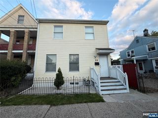 33 N York Street, Paterson, NJ 07524