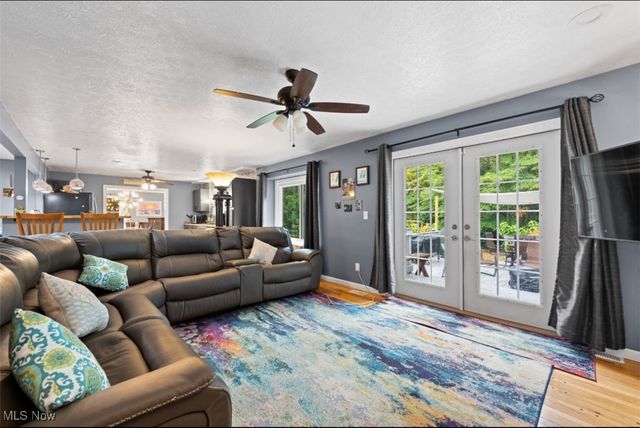 12 Square Circle Drive, Madison, OH 44057