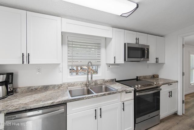 2744 Ocean View Avenue SW, Supply, NC 28462