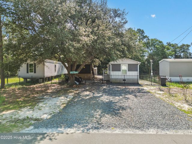 2744 Ocean View Avenue SW, Supply, NC 28462