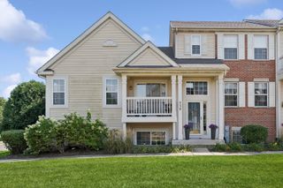 530 Lincoln Station Drive 530, Oswego, IL 60543