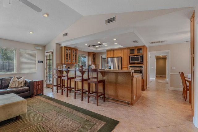 102 Spring Water Way, Folsom, CA 95630