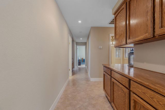 102 Spring Water Way, Folsom, CA 95630