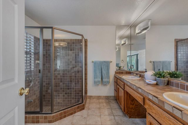 102 Spring Water Way, Folsom, CA 95630