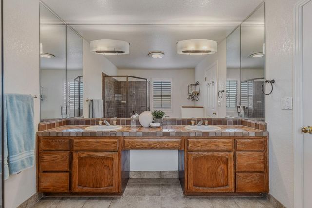 102 Spring Water Way, Folsom, CA 95630