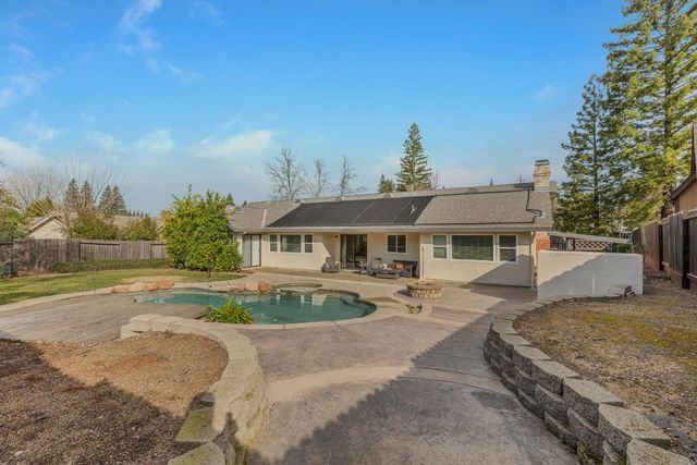 102 Spring Water Way, Folsom, CA 95630