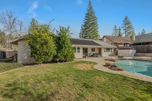 102 Spring Water Way, Folsom, CA 95630