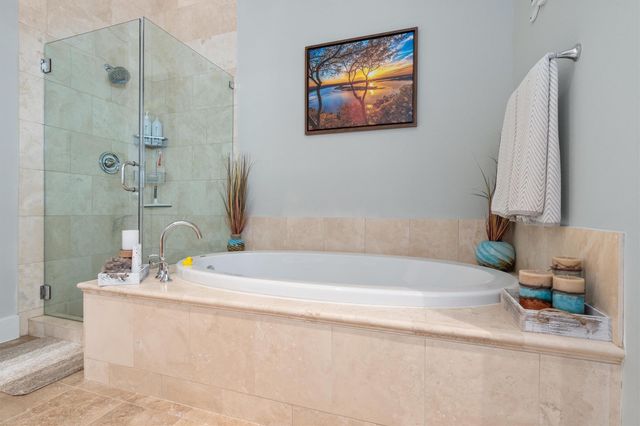 1101 Ivean Pearson RD E208, Lago Vista, TX 78645