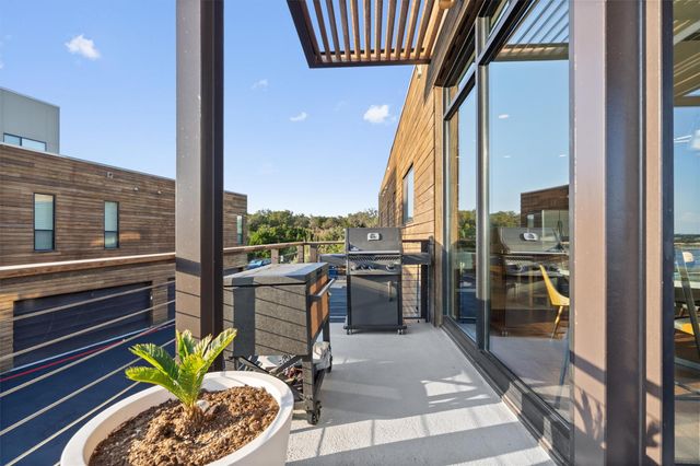 1101 Ivean Pearson RD E208, Lago Vista, TX 78645