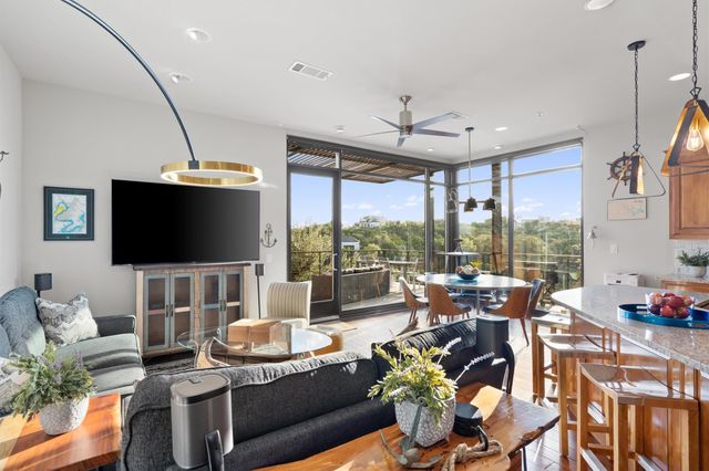 1101 Ivean Pearson RD E208, Lago Vista, TX 78645