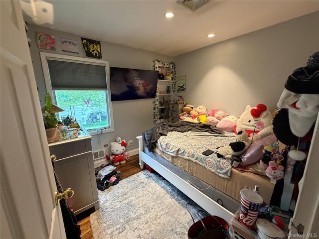 8 Stell Lane, East Northport, NY 11731