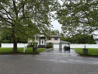 8 Stell Lane, East Northport, NY 11731