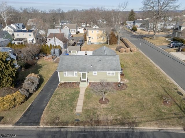 402 W Frech Ave, Manville Boro, NJ 08835