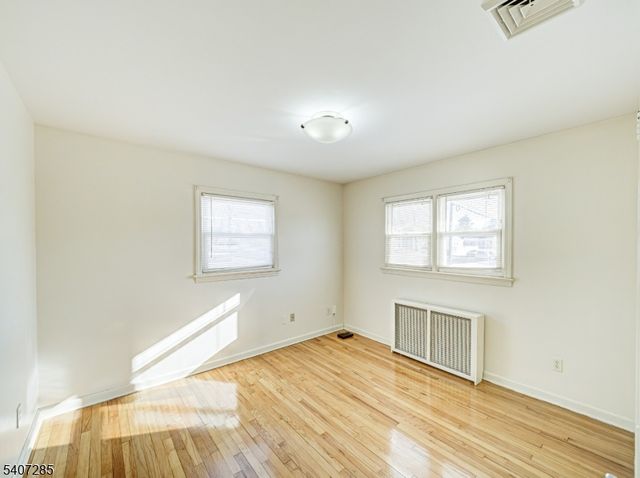 402 W Frech Ave, Manville Boro, NJ 08835