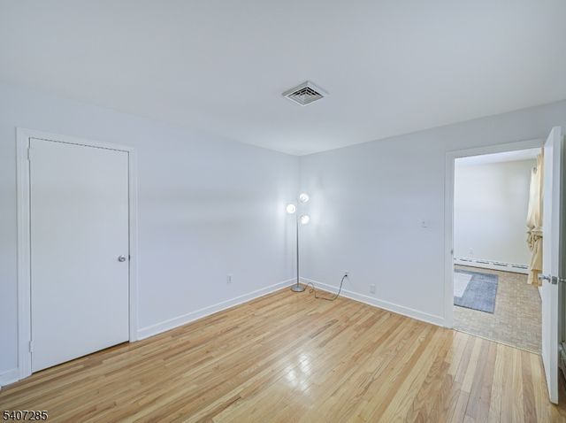 402 W Frech Ave, Manville Boro, NJ 08835