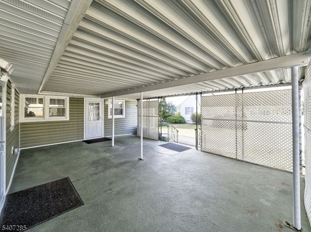 402 W Frech Ave, Manville Boro, NJ 08835