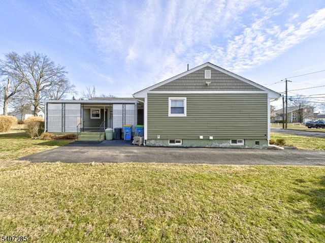 402 W Frech Ave, Manville Boro, NJ 08835