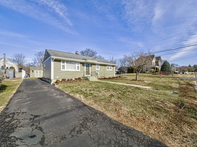 402 W Frech Ave, Manville Boro, NJ 08835