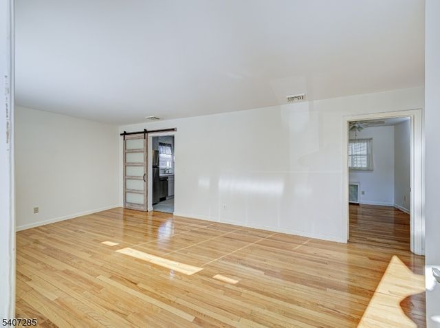 402 W Frech Ave, Manville Boro, NJ 08835