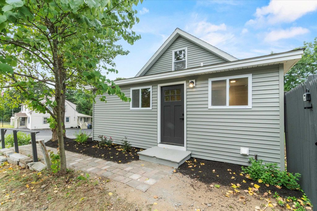 954 Goffstown Road, Manchester, NH 03102