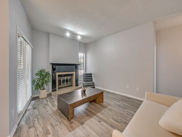 1200 Riverchase Lane 125, Arlington, TX 76011