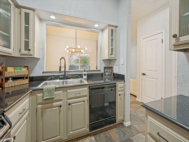 1200 Riverchase Lane 125, Arlington, TX 76011