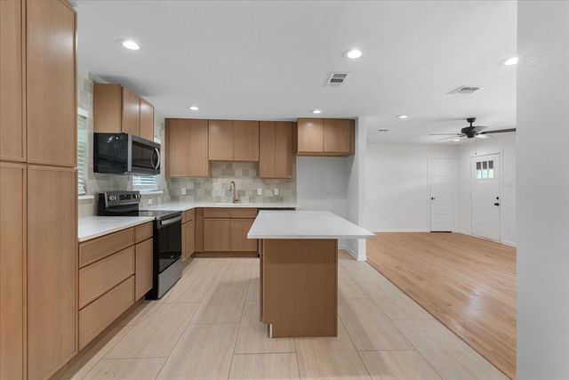 1001 Belvedere Drive, Arlington, TX 76010