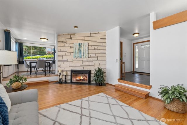 21024 5th Avenue S, Des Moines, WA 98198