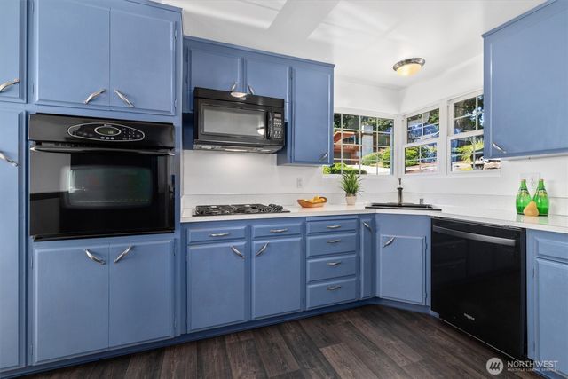 21024 5th Avenue S, Des Moines, WA 98198