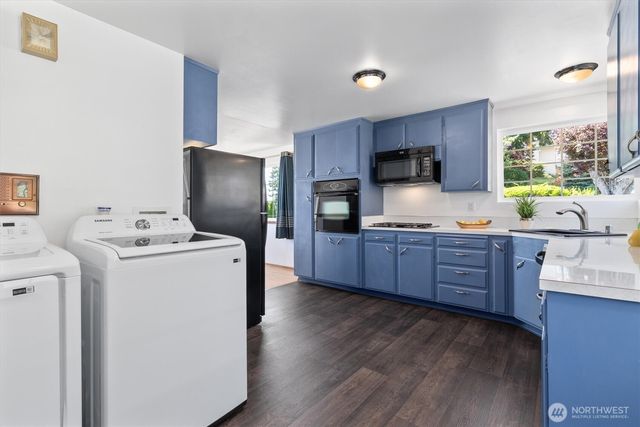 21024 5th Avenue S, Des Moines, WA 98198