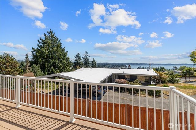 21024 5th Avenue S, Des Moines, WA 98198