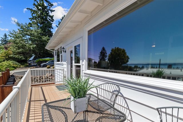 21024 5th Avenue S, Des Moines, WA 98198