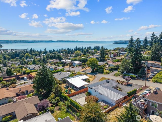 21024 5th Avenue S, Des Moines, WA 98198