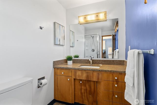 21024 5th Avenue S, Des Moines, WA 98198