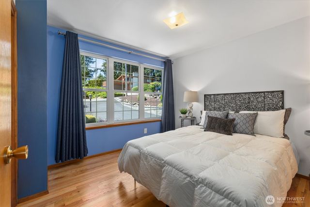 21024 5th Avenue S, Des Moines, WA 98198