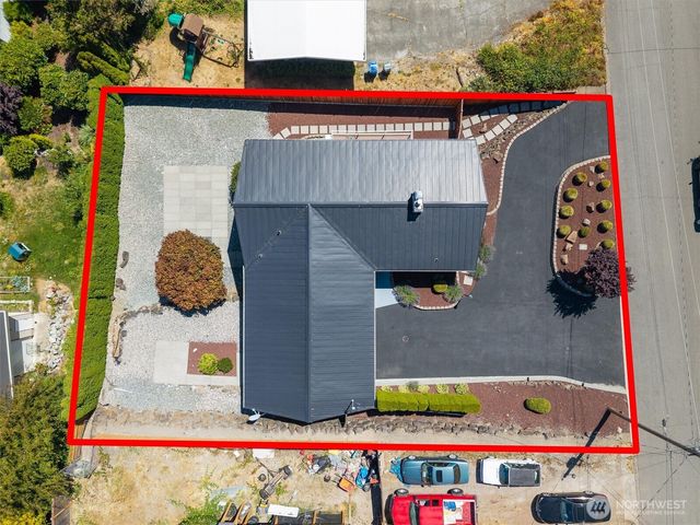 21024 5th Avenue S, Des Moines, WA 98198