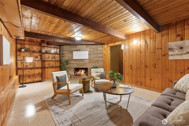 21024 5th Avenue S, Des Moines, WA 98198