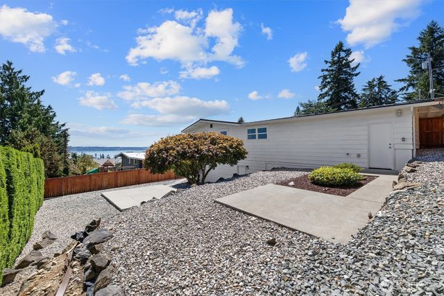 21024 5th Avenue S, Des Moines, WA 98198