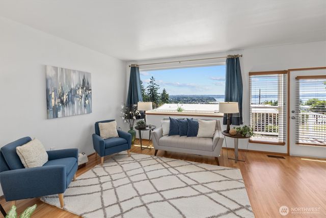 21024 5th Avenue S, Des Moines, WA 98198