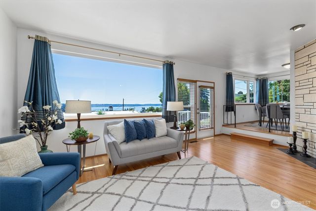 21024 5th Avenue S, Des Moines, WA 98198