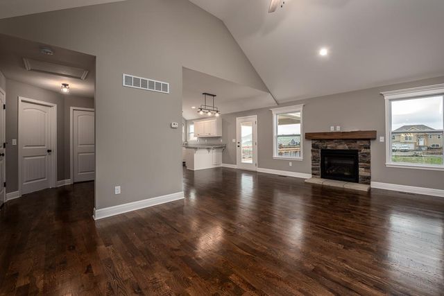 24653 Evans Road, Tonganoxie, KS 66086