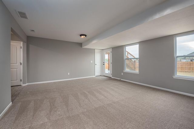 24653 Evans Road, Tonganoxie, KS 66086