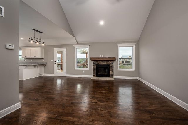 24653 Evans Road, Tonganoxie, KS 66086