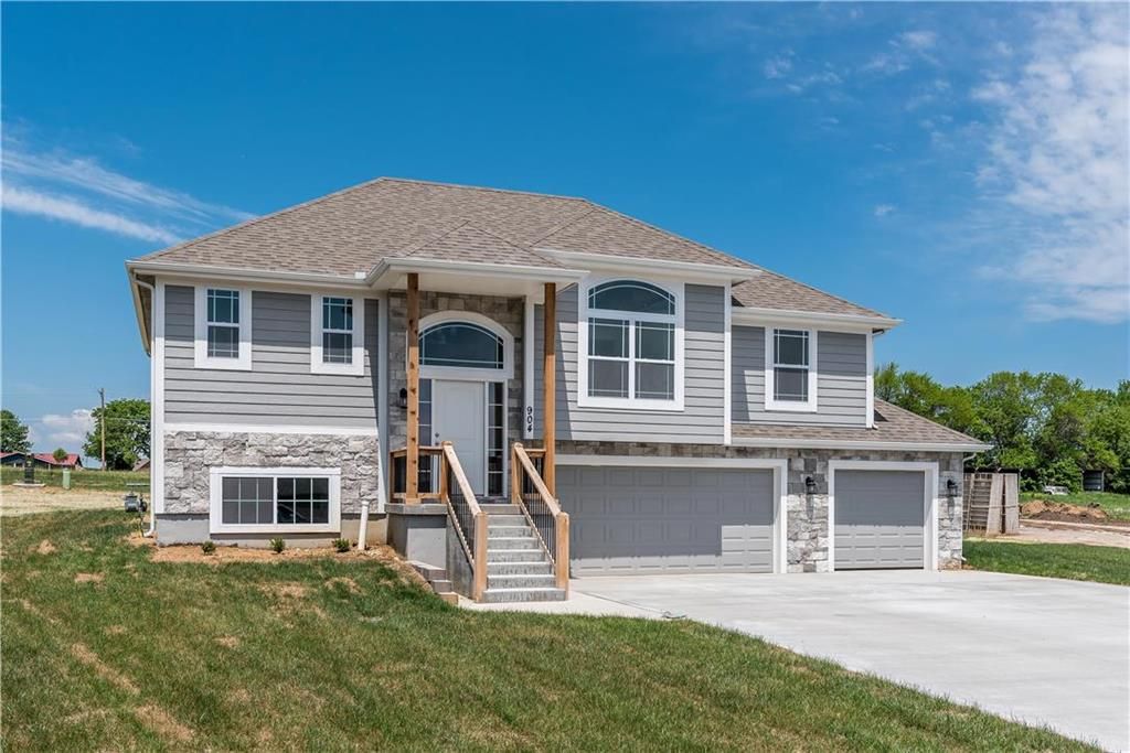 24653 Evans Road, Tonganoxie, KS 66086