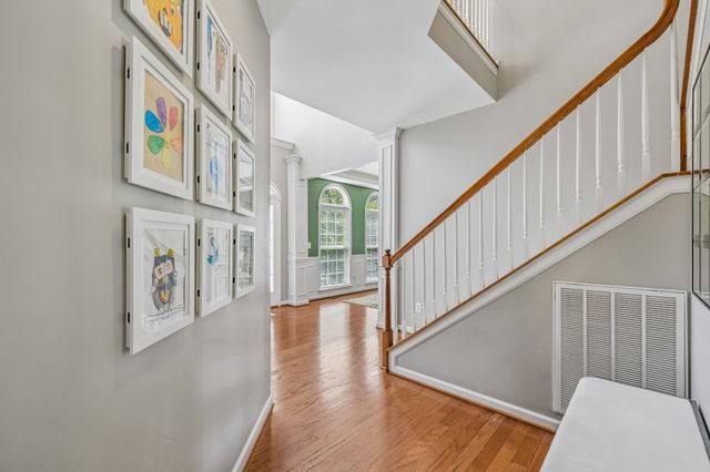 1009 Stone Ridge Dr, Nashville, TN 37211