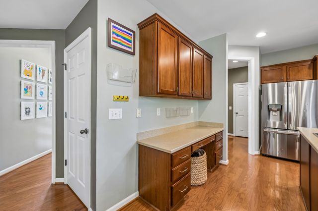 1009 Stone Ridge Dr, Nashville, TN 37211